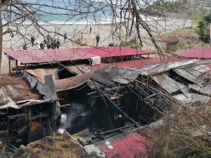 Giresun’da Çerkez Plajında Yangın Çıktı