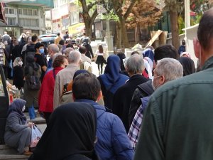 Bursa’da Yüzlerce Metre Et Kuyruğu