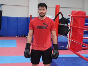 16 Yaşında 120 Kiloydu, Boksla 30 Kilo Verdi, Kendine Milli Takım Hedefi Koydu