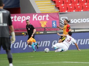 Süper Lig: Göztepe: 1 - Trabzonspor: 1 (Maç Sonucu)