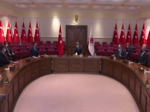 Bakan Akar, Avrupa’daki Türk Dernek Ve Stk Temsilcileriyle Bir Araya Geldi