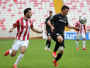 Süper Lig: D.g. Sivasspor: 0 - H.y. Malatyaspor: 0 (İlk Yarı)