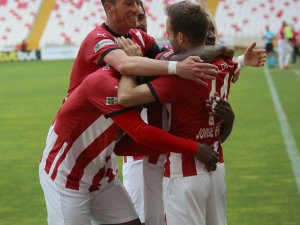 Süper Lig: Dg Sivasspor: 1 - Yeni Malatyaspor: 0 (Maç Sonucu)
