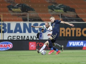 Süper Lig: Alanyaspor: 0 - Fenerbahçe: 0 (İlk Yarı)