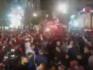 Filistin’de Yüzlerce Kişi Seçimlerin Ertelenmemesi İçin Protesto Düzenledi