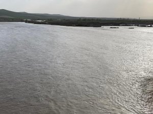 Eriyen Karlar Aras Nehri’nde Su Seviyesini Yükseltti, Araziler Su Altında Kaldı
