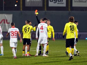 Pfdk Kural Hatası Yok Demişti Ama O Hakem Askıya Alındı