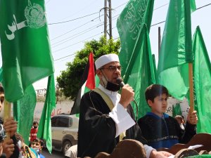 Gazze’de Genel Seçimlerin Ertelemesine Karşı Protesto