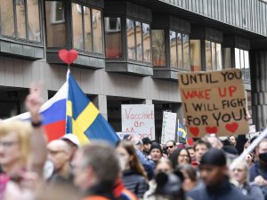 İsveç’te 1 Mayıs Yürüyüşü Covid-19 Protestosuna Dönüştü