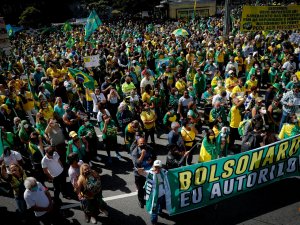 Brezilya’da Bolsonaro Destekçileri Sokağa İndi