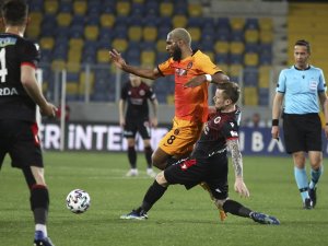 Süper Lig: Gençlerbirliği: 0 - Galatasaray: 1 (İlk Yarı)