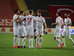 Süper Lig: Gaziantep Fk: 0 - Sivasspor: 1 (İlk Yarı)