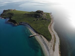 Van Gölü’nün El Değmemiş Güzelliği ’Çarpanak Adası’ Baharla Bambaşka Güzel