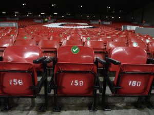 İngiltere’de Taraftarlar Tribüne Dönüyor!
