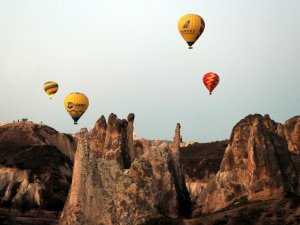 Kapadokya Bölgesini Nisan Ayında 74 Bin Turist Ziyaret Etti