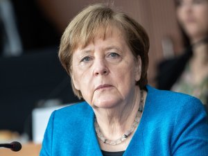 Merkel, Covid-19 Aşılarının Fikri Mülkiyet Hakları Konusunda Uğur Şahin’le Görüştü