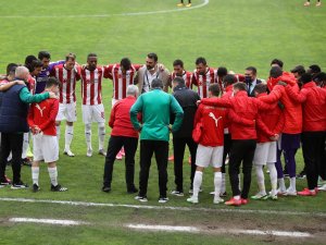 Sivasspor, Zorlu Başakşehir Maçına 4 Eksikle Çıkacak
