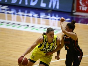 Fenerbahçe Seride 2-0 Öne Geçti