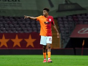 Süper Lig: Galatasaray: 2 - Beşiktaş: 1 (İlk Yarı)