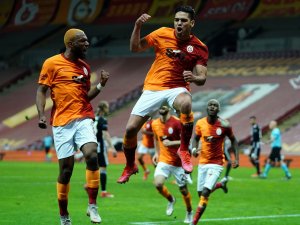 Radamel Falcao 9. Golünü Kaydetti