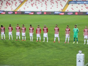 Sivasspor’da Ceza Sınırındaki Futbolcular Kart Görmedi