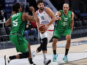 Ing Basketbol Süper Ligi: Anadolu Efes: 84 - Darüşşafaka: 74