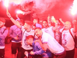 Adana Demirspor, Tesislerde Havai Fişek Gösterisi Ve Konfetilerle Karşılandı