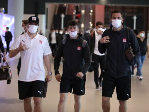 Sivasspor Kafilesi İstanbul’a Ulaştı