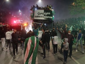 Giresunlular Süper Lig Zaferini Kutladılar