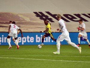 Süper Lig: Fenerbahçe: 0 - Sivasspor: 0 (Maç Devam Ediyor)