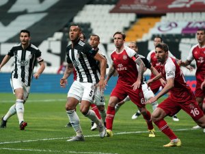 Süper Lig: Beşiktaş: 0 - Fatih Karagümrük: 1 (İlk Yarı)