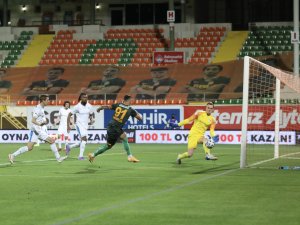 Süper Lig: Aytemiz Alanyaspor: 2 - Bb Erzurumspor: 3 (Maç Sonucu)