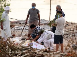 Hindistan’da Salgında Yeni Rekor: Son 24 Saatte 4 Bin 205 Ölüm