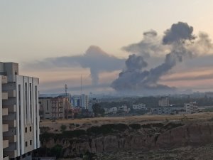 İşgalci İsrail’in Hava Saldırılarında Ölü Sayısı 43’e Yükseldi