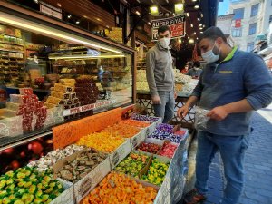 Ramazan Bayramı Öncesi Mısır Çarşısı Durgun