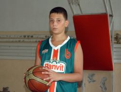 Genç Basketbolcu Alperen Şengün Banvit'te