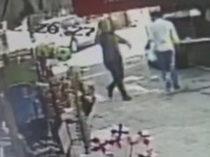 Sokakta Rastgele Ateş Açtı, Ardından Kendini Vurarak İntihar Etti