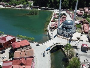 Uzungöl’de Jandarmadan Drone İle Trafik Denetimi