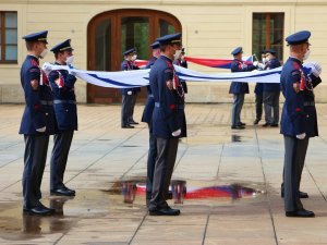 Çekya, Prag Kalesi’ne İsrail Bayrağı Astı