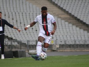 Süper Lig: Fatih Karagümrük: 2 - Denizlispor: 1 (İlk Yarı)