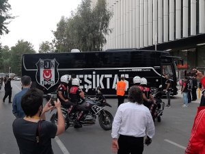 Beşiktaş, Gürsel Aksel Stadyumu’na Ulaştı