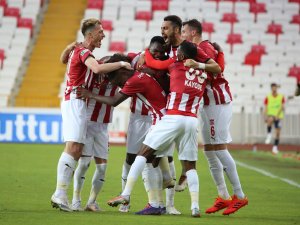 Süper Lig: D.g. Sivasspor: 2 - Kasımpaşa: 1 (Maç Sonucu)