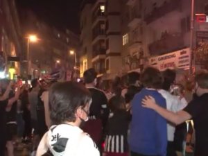 Beşiktaş Çarşı’da, Taraftarlar Sokağa İndi!