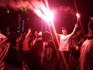İzmir Kordon’da Beşiktaş Kutlaması