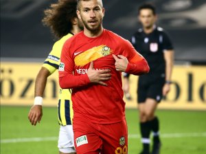 Süper Lig’in En Çok Gol Atan Yerli Futbolcusu Adem Büyük Oldu