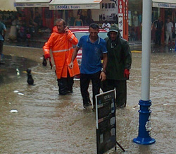 Rize'de Aşırı Yağmur Hayatı Felç Etti !