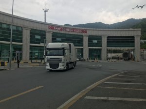 Sarp Sınır Kapısı’nda Tır Trafiği Normale Döndü