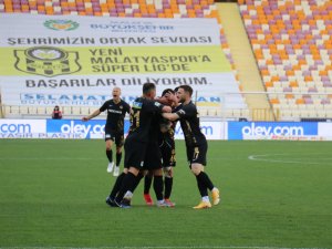 Yeni Malatyaspor’da 14 Futbolcunun Sözleşmesi Bitiyor