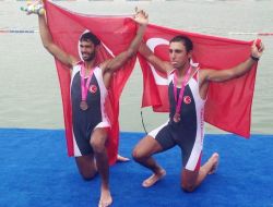 Milli Sporculardan Kürekte Bronz Madalya