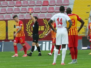Kayserispor 7 Kırmızı Kart Gördü